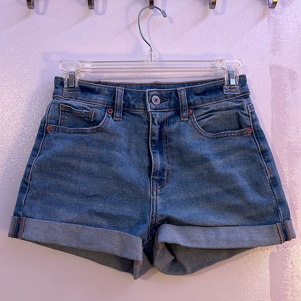 High waisted American Eagle mom jean shorts